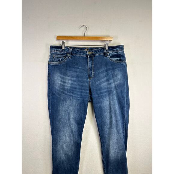 Kut From The Kloth Dark Wash Boyfriend Jeans - Size 16 W Denim Basics - Picture 4 of 13